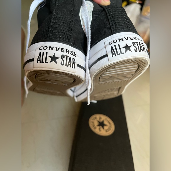 Converse all star, high-tops simple yet classic !! - Picture 4 of 8